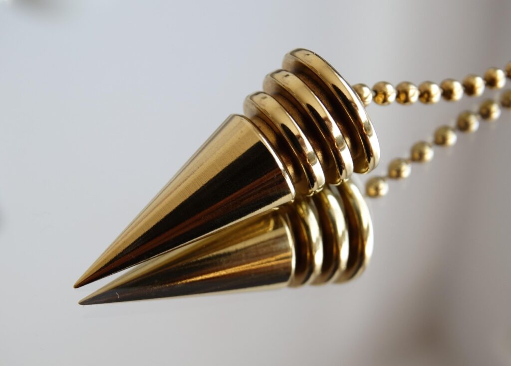 img-08-free-img.jpg pendulum, gold pendulum, reflection, gold chain, chain, pendulum, pendulum, pendulum, pendulum, pendulum